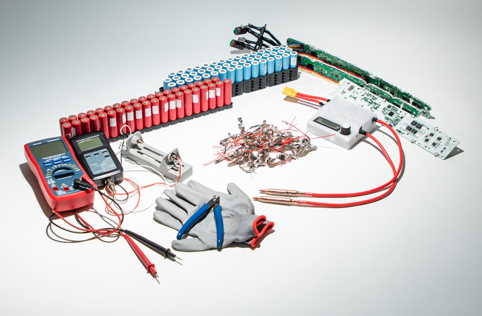 Lithium Ion Battery Cells and Tools